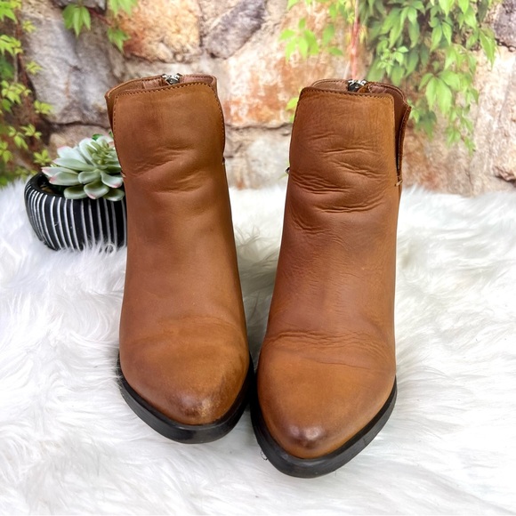 STEVE MADDEN Pawel Tan Block Heel Ankle Boots, 8M - Picture 4 of 13